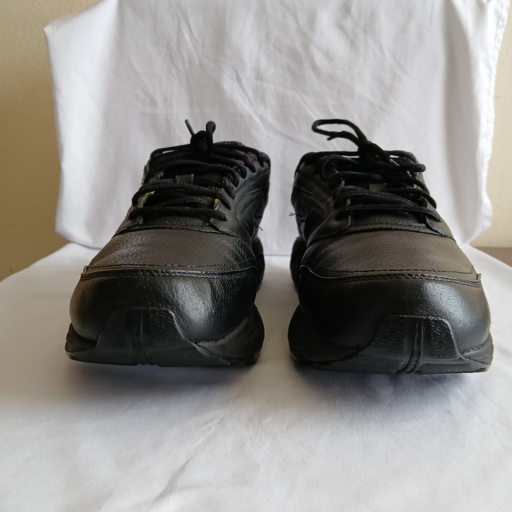 Brooks Addiction Walker Walking Shoes